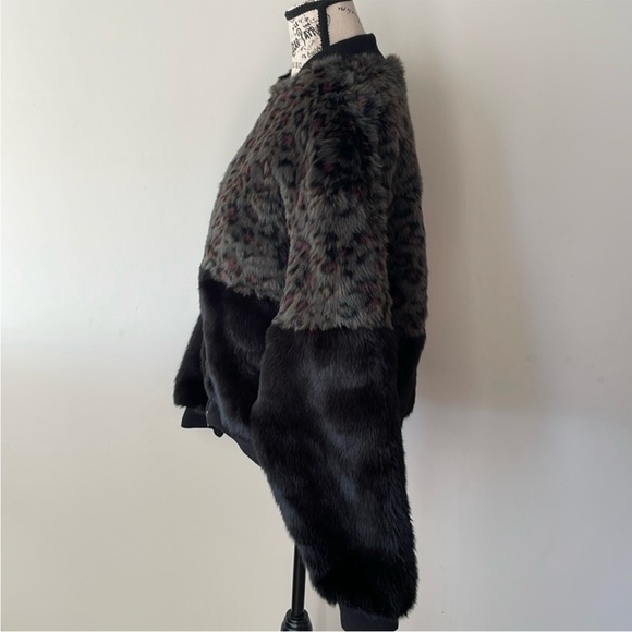 Mahoney Faux Fur Bomber Jacket Aritzia Golden by TNA - Size L - Picture 5 of 15